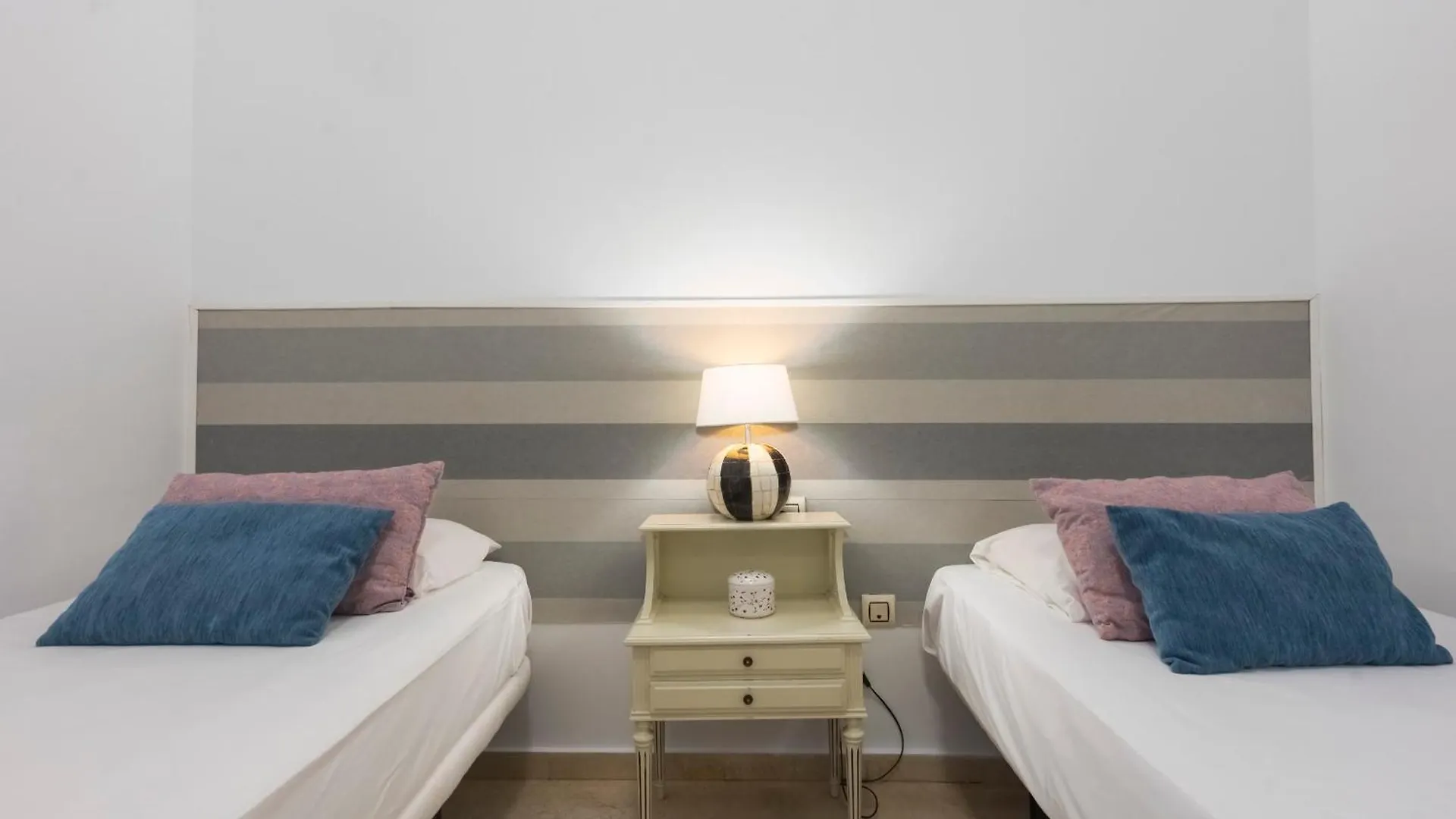Comfortable Functional - Center - Train Station Sevilla 0*,  Spanje